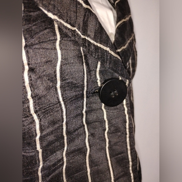 RETRO ARMANI COLLEZIONI PINSTRIPE JACKET - Picture 10 of 13
